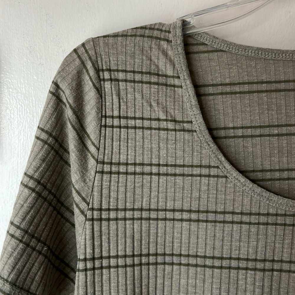 🛍 2/$15 Lularoe Classic T
